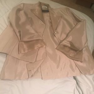 Le Suit Quebec champagne skirt and jacket